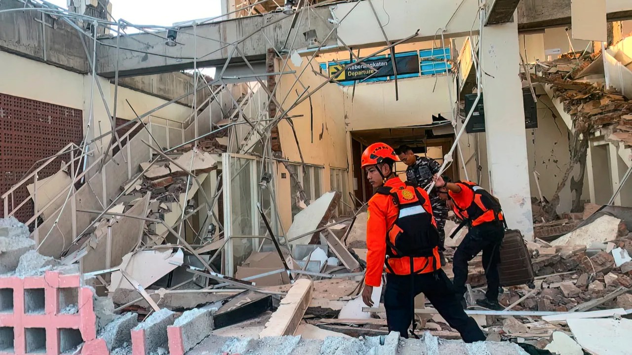 CCA calls for prayers and solidarity following devastating earthquake in eastern Indonesia | CCA